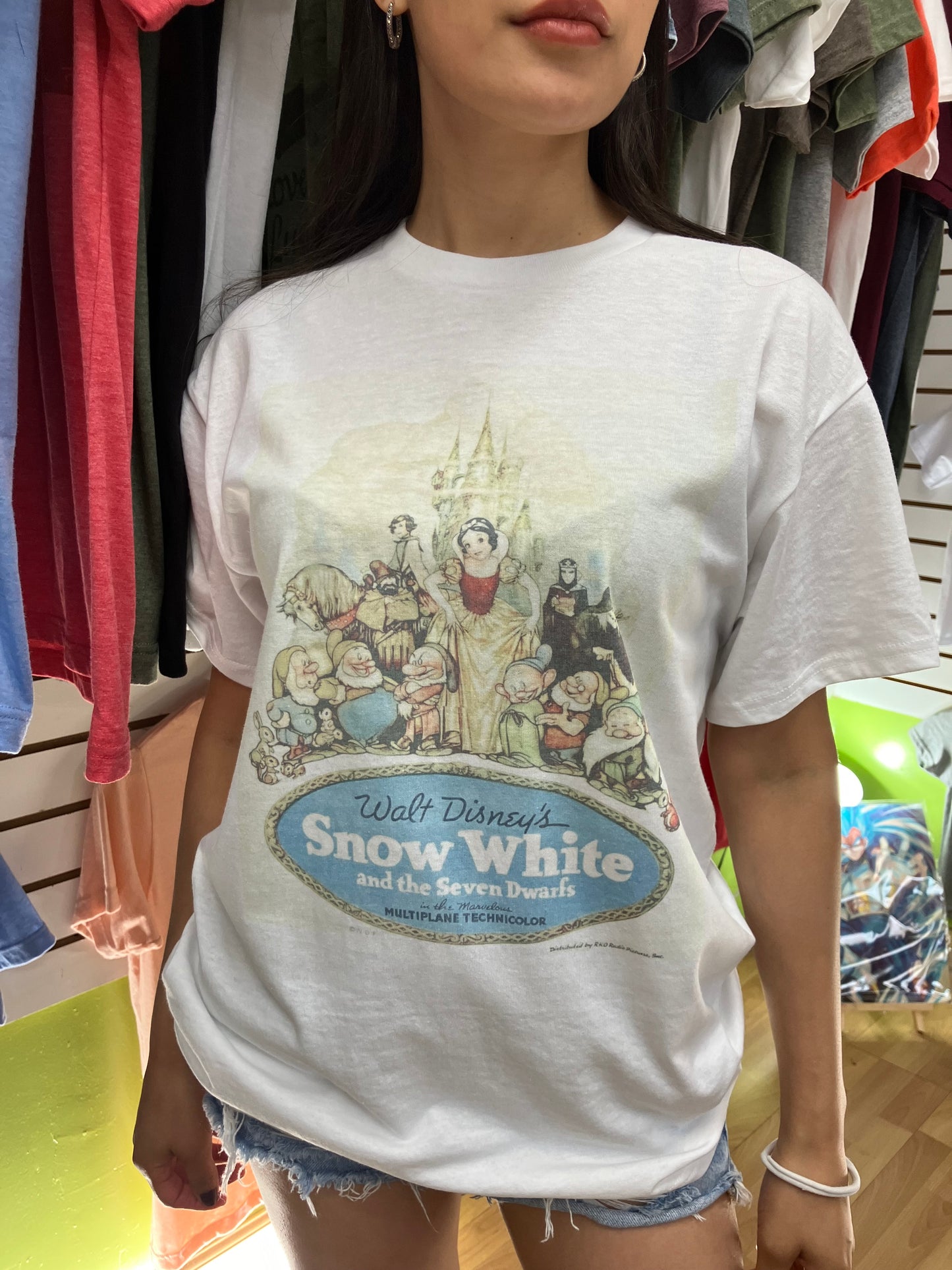 Snow White Graphic Design T-shirt