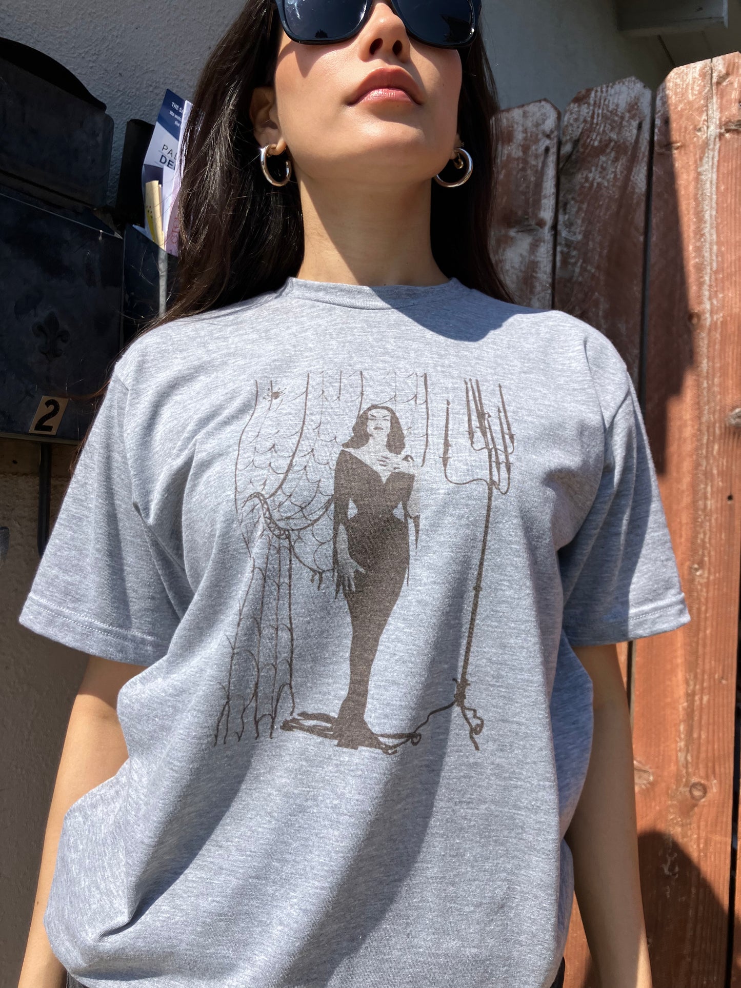 Vampira 1954 Show Graphic T-shirt